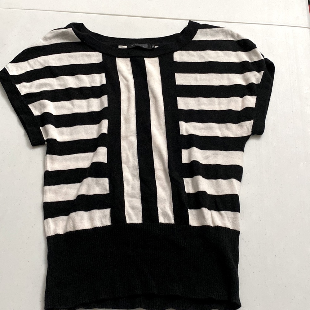 Black and white shirt sleeved sweater